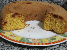 Bolo de fubá com goiabada