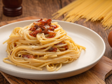 Fácil, rápido e clássico: macarrão à carbonara padrão MasterChef Brasil com essas dicas profissionais