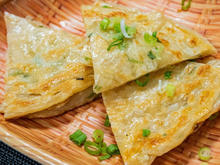 Nem pão, nem omelete: agora só como essa panquequinha salgada que aprendi com a minha vizinha indiana no café da manhã