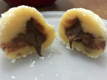 Beijinho de leite ninho com recheio de nutella