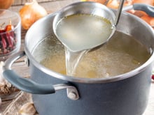 Manuel Costiña, chef Michelin: "Nunca compre caldo de galinha. Normalmente, tudo é água, sal e aroma de frango."