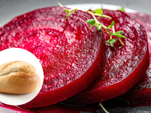 Poucas pessoas conhecem o truque de colocar pão ao cozinhar beterrabas