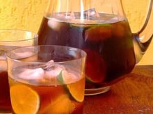 Chá gelado caseiro: aprenda o segredo para deixá-lo igual de restaurante