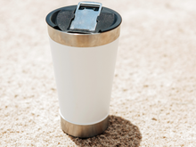 Quer aproveitar o Verão em grande estilo? Então você precisa aproveitar 50% de desconto no copo Stanley