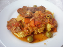 Carne ao molho vermelho com Polenta