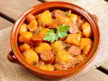 Calabresa com batata na panela de pressão: confira a receita