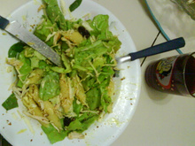 Salada crocante ao molho de mostarda e mel