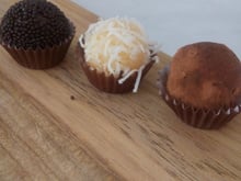 Brigadeiro de tapioca com coco