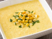 Com apenas 3 ingredientes batidos no liquidificador: receita de creme de milho cremoso e muito fácil de fazer