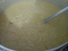 Caldo de Carne com Mandioca