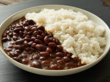 Arroz e feijão que nunca fica bom igual de restaurante: você pode estar errando nesse detalhe bobo, mas que faz toda a diferença na receita