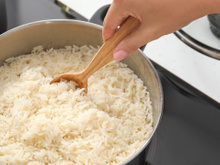 Esse é o jeito certo de fazer o arroz para que ele melhore a digestão e o açúcar no sangue