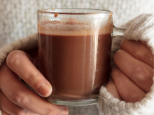 Adeus, sorvete! Oi, chocolate quente! Vem aí o primeiro pico de frio do ano e aqui estão receitas deliciosas e quentinhas pra aproveitar os dias mais frescos