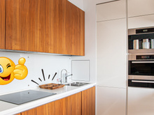 Descubra por que você deve colocar algo de madeira entre o fogão e a pia da sua cozinha