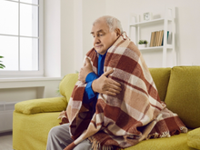 Casa quentinha no inverno: truques para fugir do frio sem pesar na conta de luz (o seu bolso agradece!)