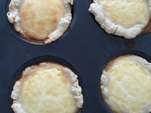 Empadinhas abertas de queijo