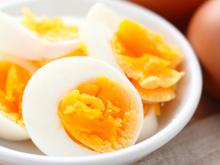 Por que o ovo ficou mais caro? Vai continuar aumentando em 2025? Veja as previsões dos especialistas