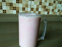 Suco de morango ao leite