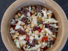 Salada de bacalhau com grão-de-bico