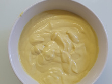 Molho de iogurte e mostarda para saladas