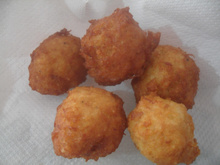 Bolinho de arroz com atum