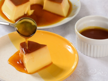 Como fazer caramelo líquido que não endurece para pudim, bolo ou sorvete: "Nesse momento baixe o fogo”