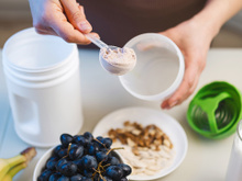 Nutricionista revela a verdade sobre trocar whey protein por leite em pó na dieta rica em proteínas