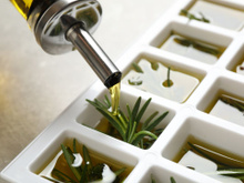 Qualquer um consegue usar essa técnica de chef para ter tempero fresco por até 3 meses no congelador