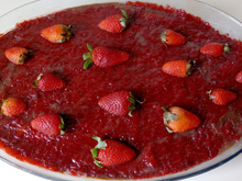 Torta de chocolate e morangos