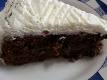 Bolo de amendoim com chantilly