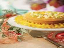 Bolo de manga com salada de frutas