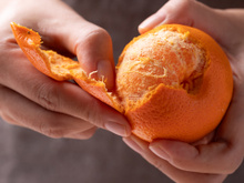 Poucas pessoas sabem: o que são os "fios" da tangerina e por que eles são mais benéficos do que a própria fruta?