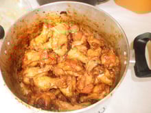 Frango com açúcar queimado