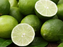 Aqui estão algumas dicas sobre como armazenar limões frescos por meses sem que eles murchem, sequem ou fiquem muito azedos