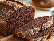 Como fazer pão de pumpernickel frito na frigideira: receita é perfeita para fazer lanches práticos com pouco trabalho