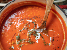 Nem molho branco, nem molho de tomate: agora só faço minhas receitas com molho romesco, combina com tudo