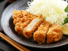 Pratos crocantes com farinha panko: confira receitas irresistíveis de empanados e farofa