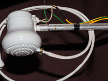 Como um brasileiro inventou o chuveiro elétrico para salvar seu pai doente no anos 1930