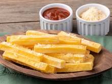 O truque simples para fazer polenta frita crocante por fora e macia por dentro, igual de restaurante, eu aprendi no TudoGostoso