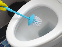 Nem sabão, nem desinfetante: essa é a melhor mistura caseira para o vaso sanitário ficar brilhando e perfumado por vários dias