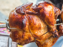 Chef com estrela Michelin: frango assado não fica bom apenas com alecrim, adicione também esta erva aromática
