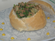 Sanduíche surpresa de atum