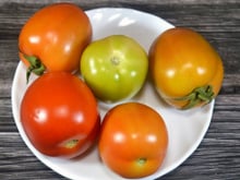 Como fazer os tomates amadurecerem mais rápido? TudoGostoso ensina truque simples que vai te surpreender