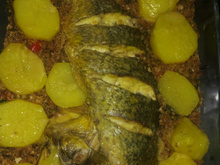 Peixe recheado com farofa de calabresa