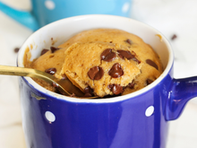Cookie de caneca no micro-ondas ou na airfryer que fica pronto em menos de 10 minutos