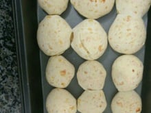 Pão de queijo simples e saboroso