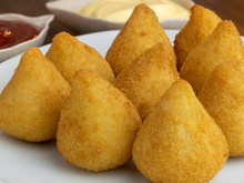 Misture batata e farinha de trigo para uma massa de coxinha perfeita (não esfarela!)