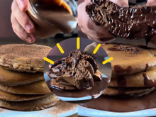 Todo sábado eu como essa autêntica panqueca americana de chocolate: é tão fácil que até quem não sabe cozinhar acerta essa receita!