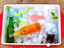 Como fazer o gelo demorar muito a derreter e garantir bebida gelada na sua festa? Vem que o TudoGostoso ensina!