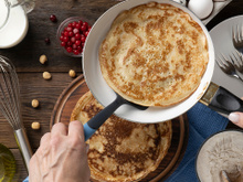 4 ingredientes e 3 passos simples: uma das melhores receitas de panquecas caseiras que já fiz e comi